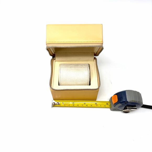 Louis Vuitton Zipper Watch Box - Picture 10 of 11